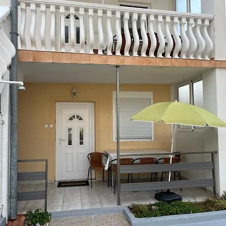 Zagi Apartment