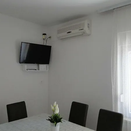 Zagi Apartment Seline